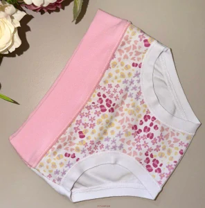 Dívčí kalhotky ALVADA B9812 bianco/pink